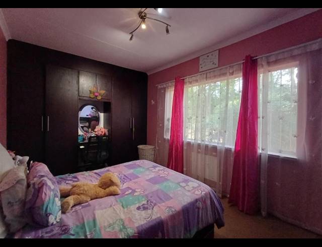 4 BEDROOM HOUSE FOR SALE IN LINMEYER